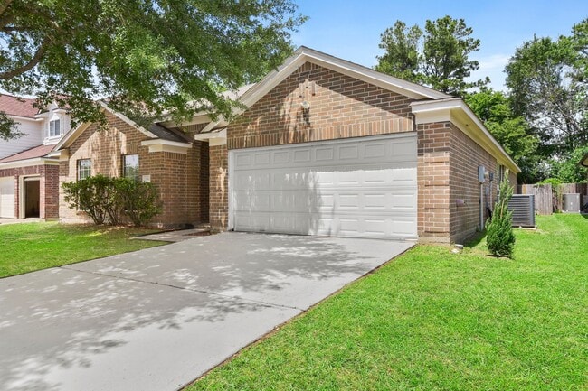Building Photo - Open Living, Great Layout, Prime Location