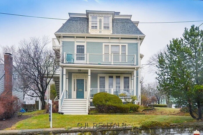 Photo - 139 Summer St (Watertown, MA)