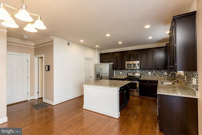Building Photo - 3419 Stonebridge Drive