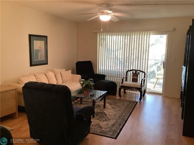 Building Photo - 7867 Golf Cir Dr