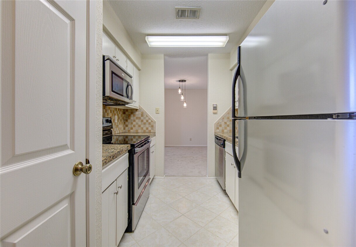 Foto del edificio - 14515 Wunderlich Dr