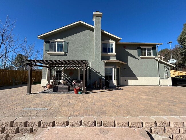 Building Photo - Fully Remodeled 3 bed 2.5 bath Home in the...