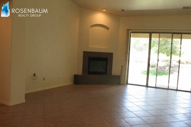 Foto del edificio - Stunning 3bedroom, 2 bathrooms home in the Prescott Lakes Community!