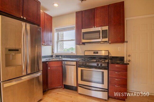 Foto del edificio - 4334 N Sacramento Ave