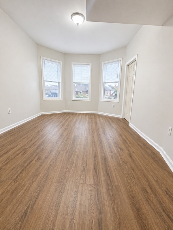 Foto del edificio - 296 N Clinton St