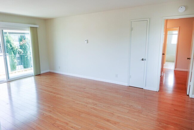 Building Photo - 186 Acalanes Dr