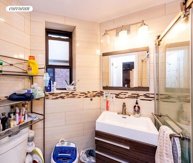 Foto del edificio - 6539 108th St