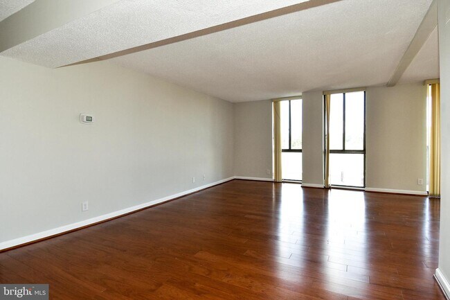 Building Photo - 6800 Fleetwood Rd