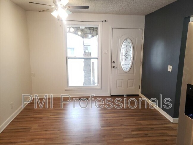 Foto del edificio - 528 Judd Dr