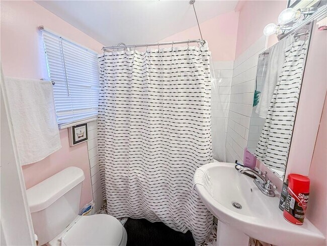 Foto del edificio - 5721 Royal St