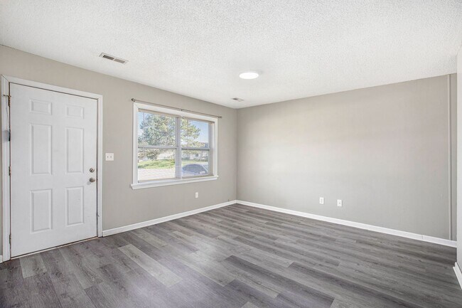 Foto del edificio - Beautiful 2BR/1BA Duplex in Independence!