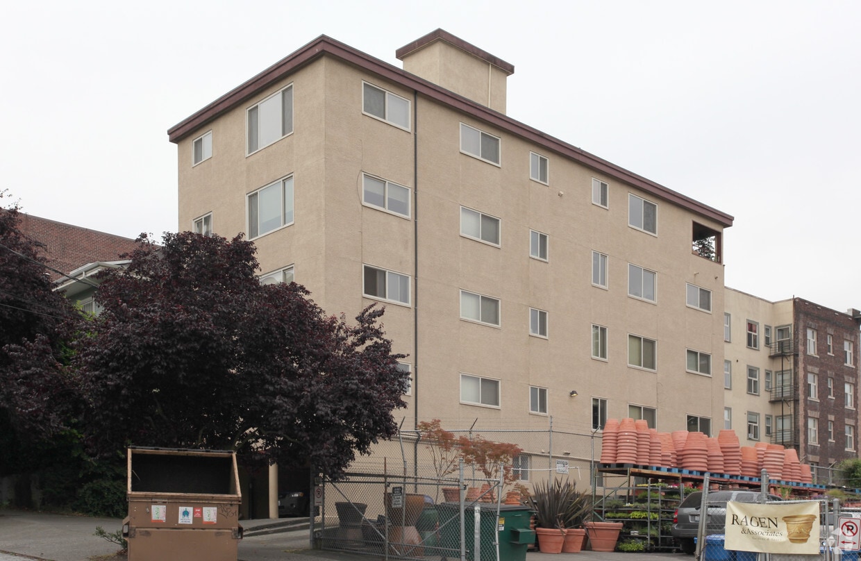 Building Photo - The Santa Fe