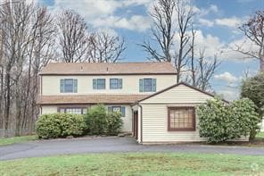 Building Photo - 16 Lancaster Dr