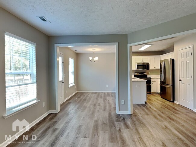 Foto del edificio - 721 Wildwood Dr