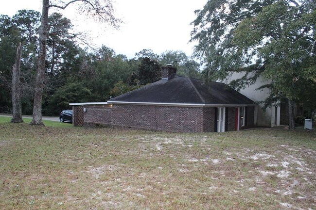 Side - 1801 Haisten Dr
