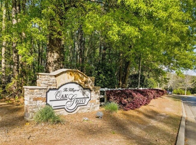 Building Photo - 612 Spanish Oak Dr