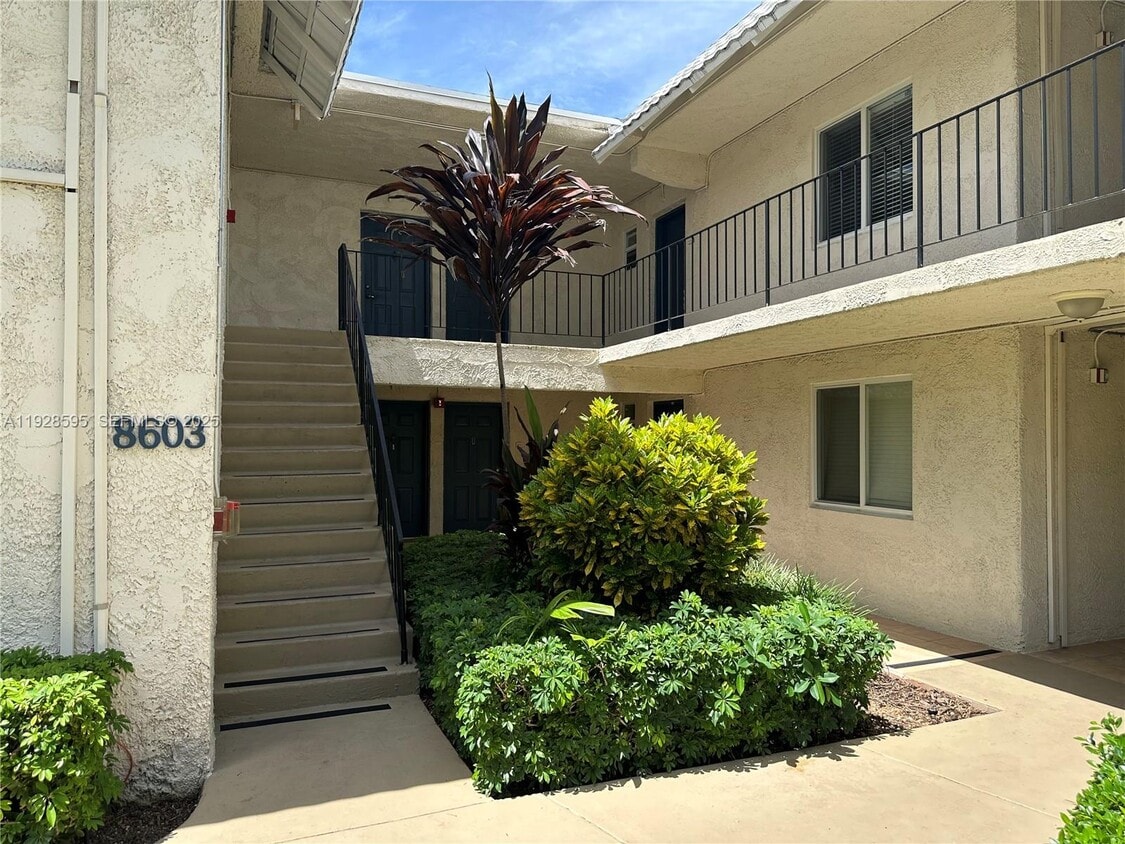 Foto principal - 8603 SW 68th Ct