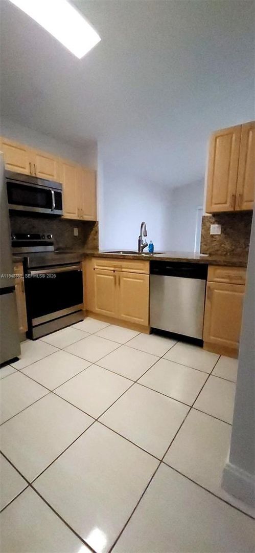 Building Photo - 14316 SW 148th Pl