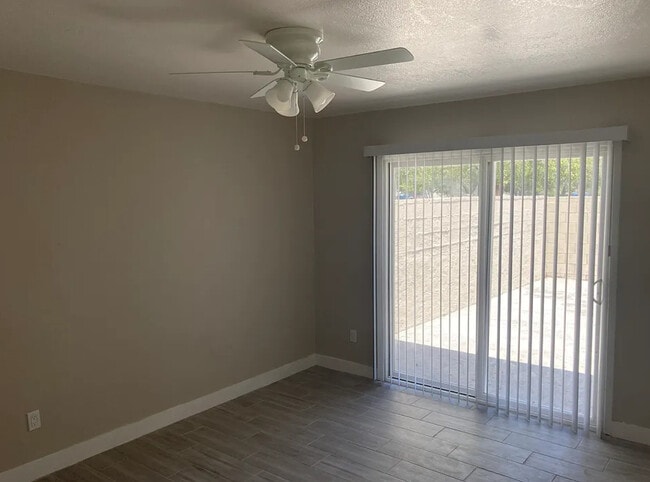 Building Photo - Madison Villas