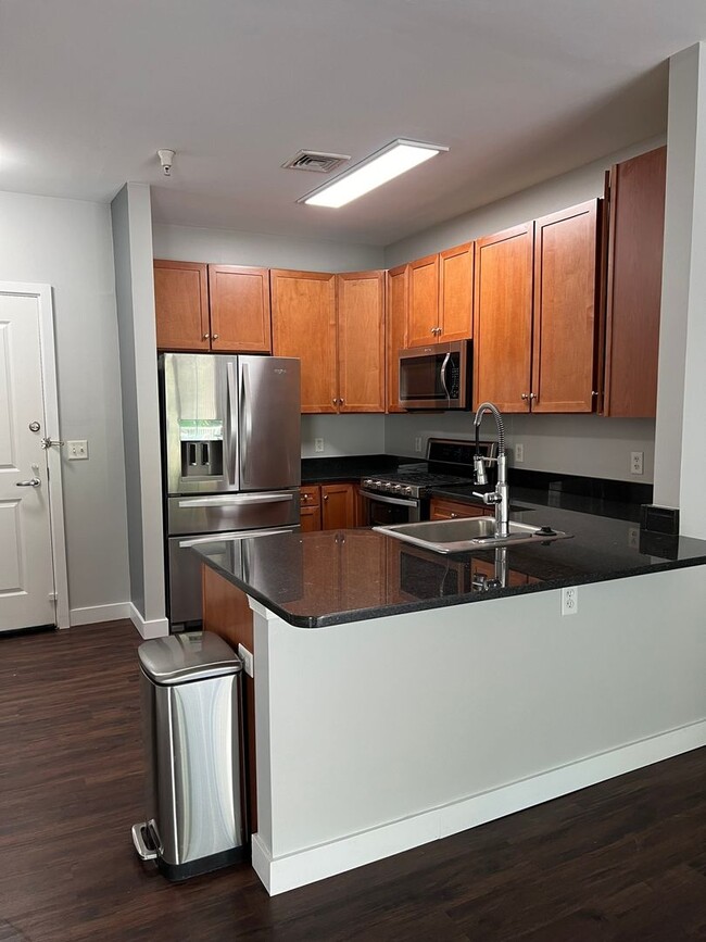 Foto del edificio - 1 BD/1BA + Den Condo in Silver Spring