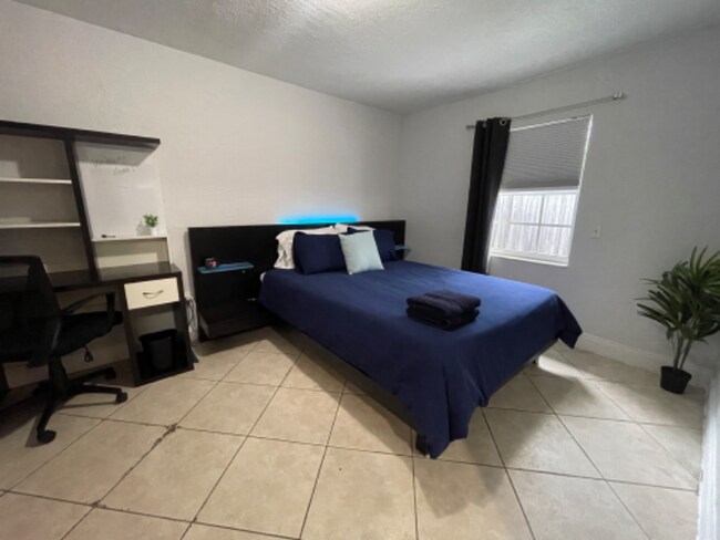 Foto del edificio - 5430 SW 112th Ave