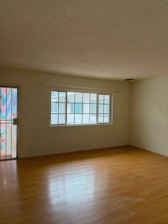 Building Photo - 707 N Genesee Ave