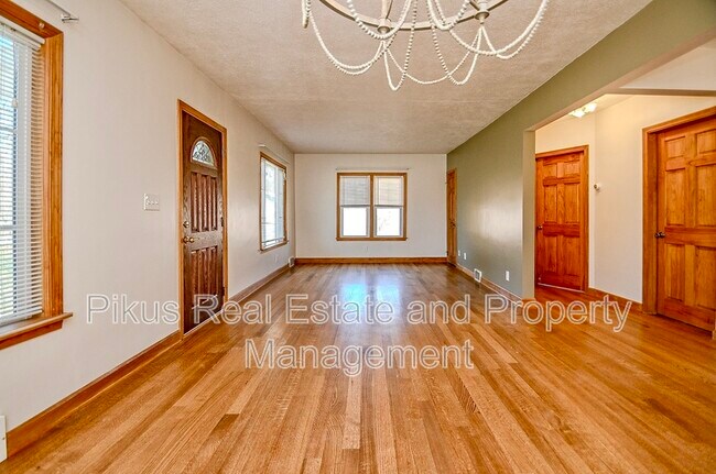 Building Photo - 1477 Earhart Ave