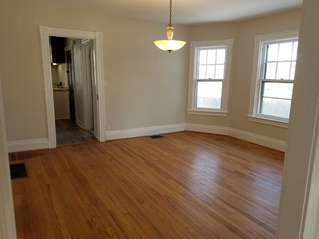 Dining Room - 339 Winton Rd N