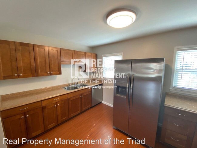 Building Photo - 3 br, 3 bath House - 3217-B Regents Park Lane