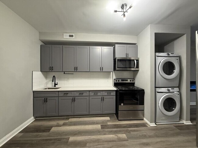 Foto del edificio - 5340 Maple Ave