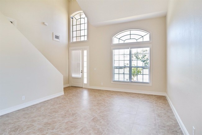 Building Photo - 2107 SW Idaho Ln