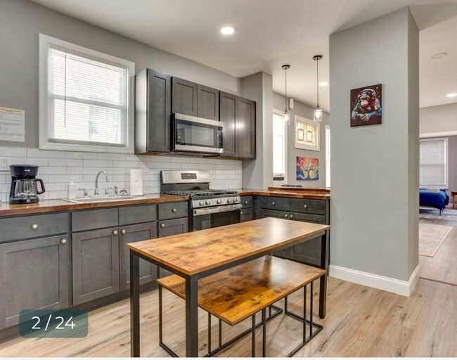 Building Photo - 530 Court St