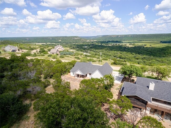 Building Photo - 405 Oak Tree Dr