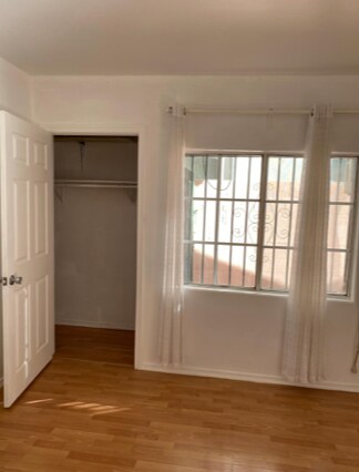 Foto del edificio - 7137 Hawthorn Ave
