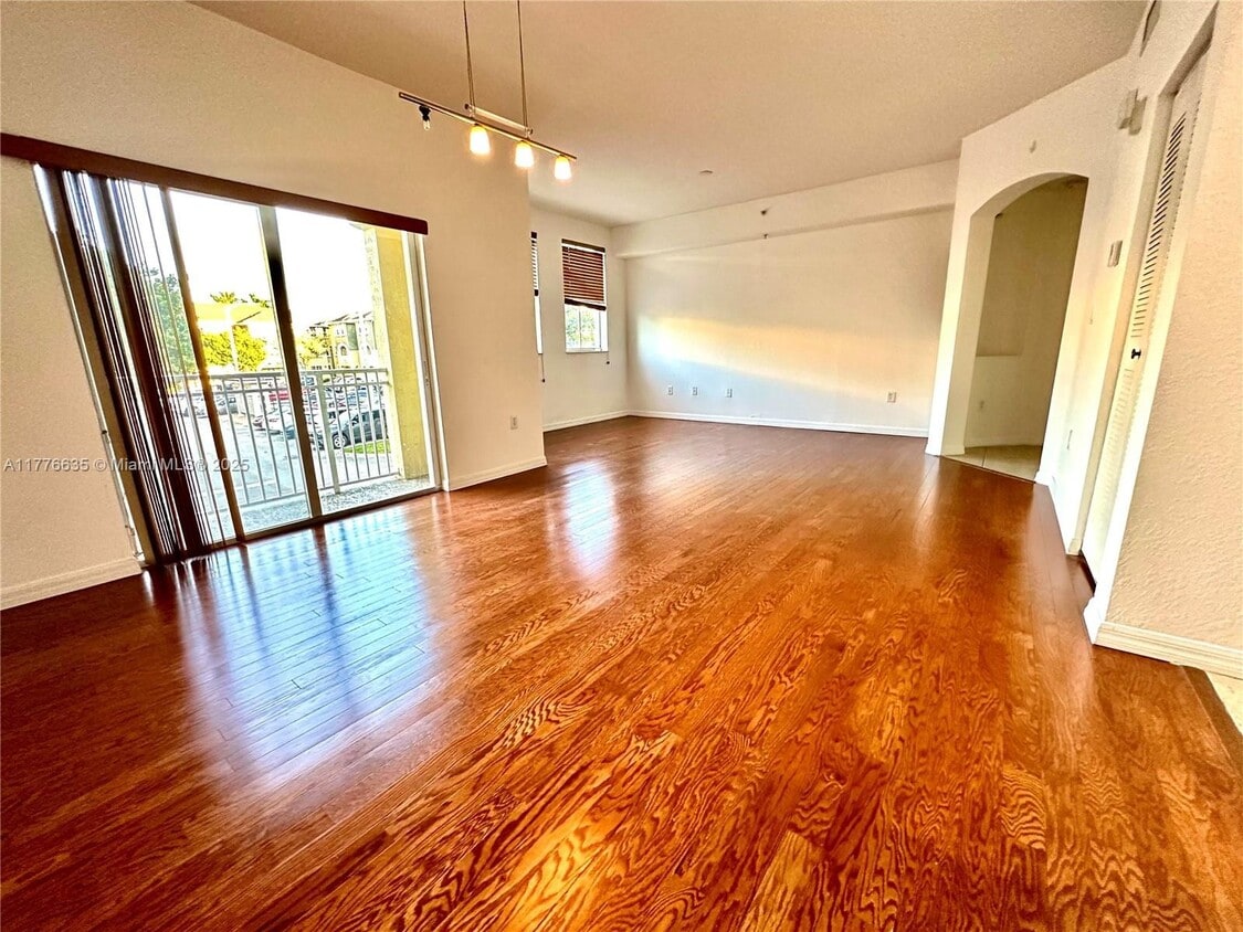 Primary Photo - 8900 NW 107th Ct