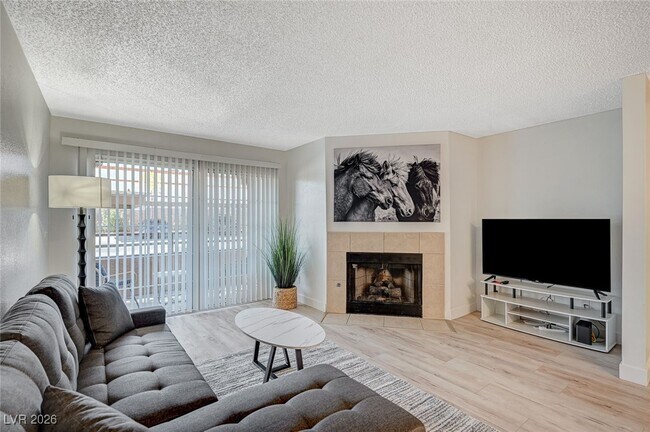 Foto del edificio - 2200 S Fort Apache Rd