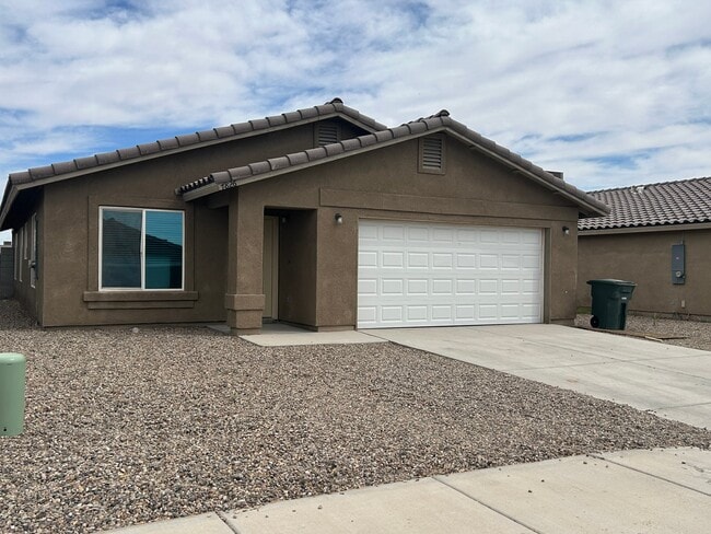 Building Photo - 7826 E 44th Pl