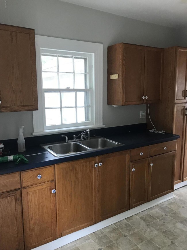 Foto del edificio - 2519 S Memorial Dr