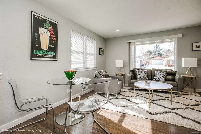 Dining area between kitchen and living room - 5500 Dudley Ct