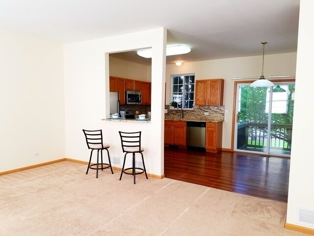 Foto del edificio - 255 Evergreen Cir