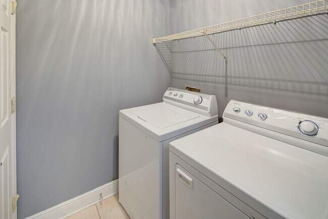Foto del edificio - 7301 Santa Fe Pkwy