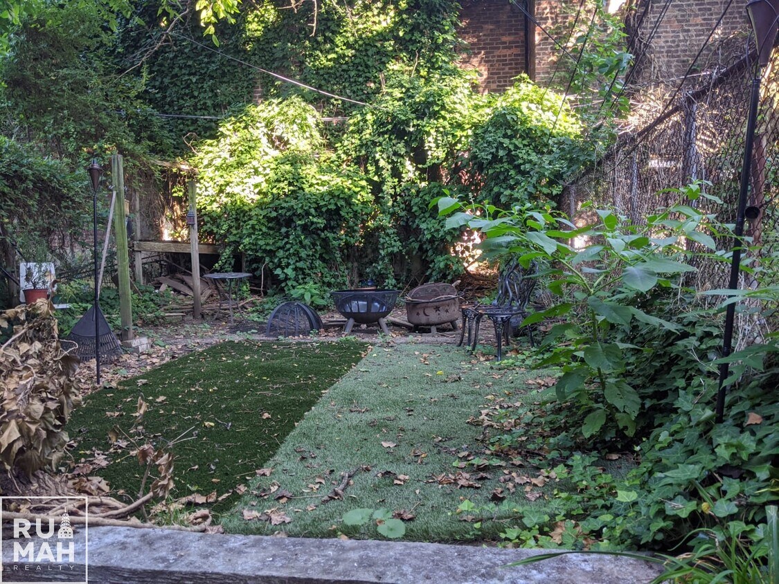 Primary Photo - 144 Moffat St