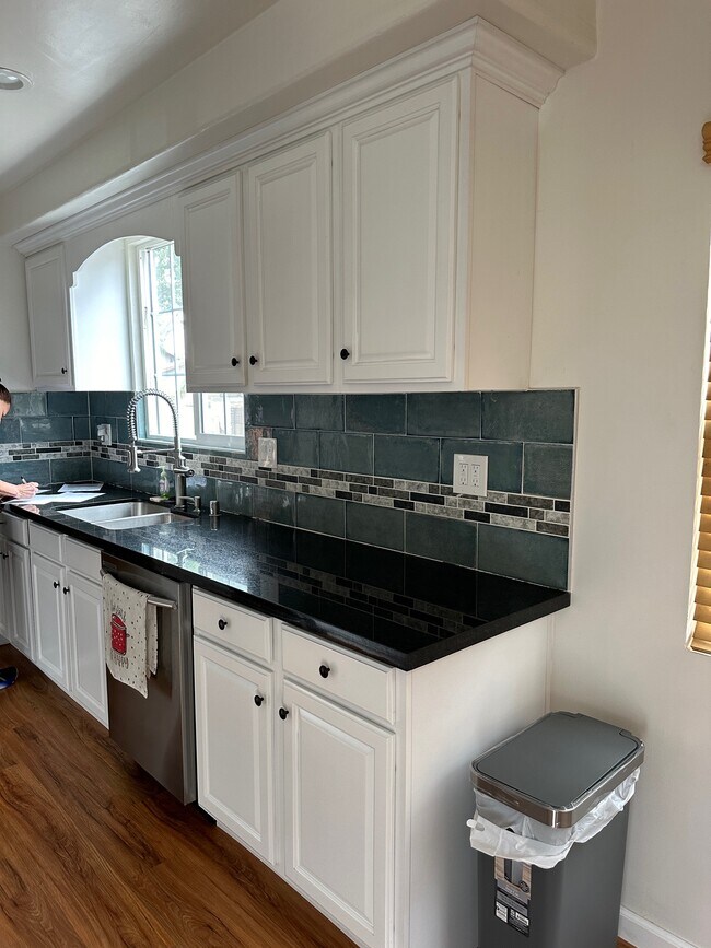 Foto del edificio - 12343 Rives Ave