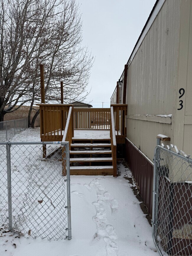 Foto del edificio - 953 N McCue St