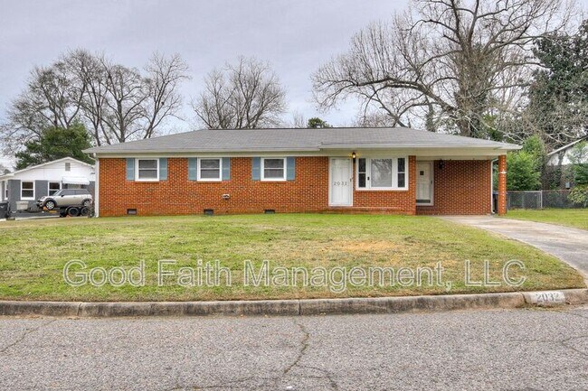 Building Photo - 2032 Brighton St