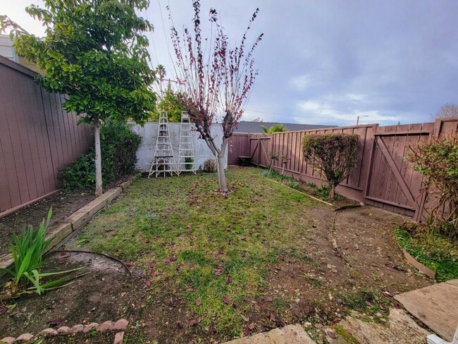 Building Photo - 3518 Olsen Dr