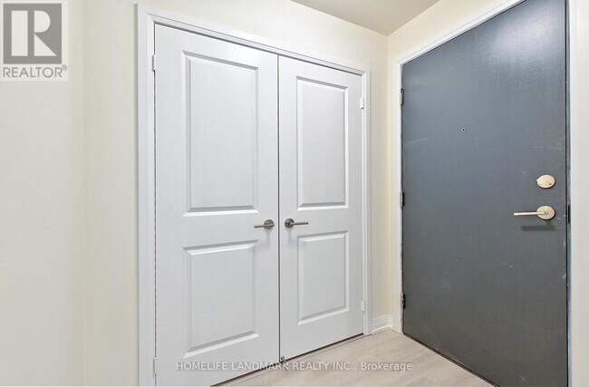 Photo du bâtiment - 3270 Sheppard Ave E