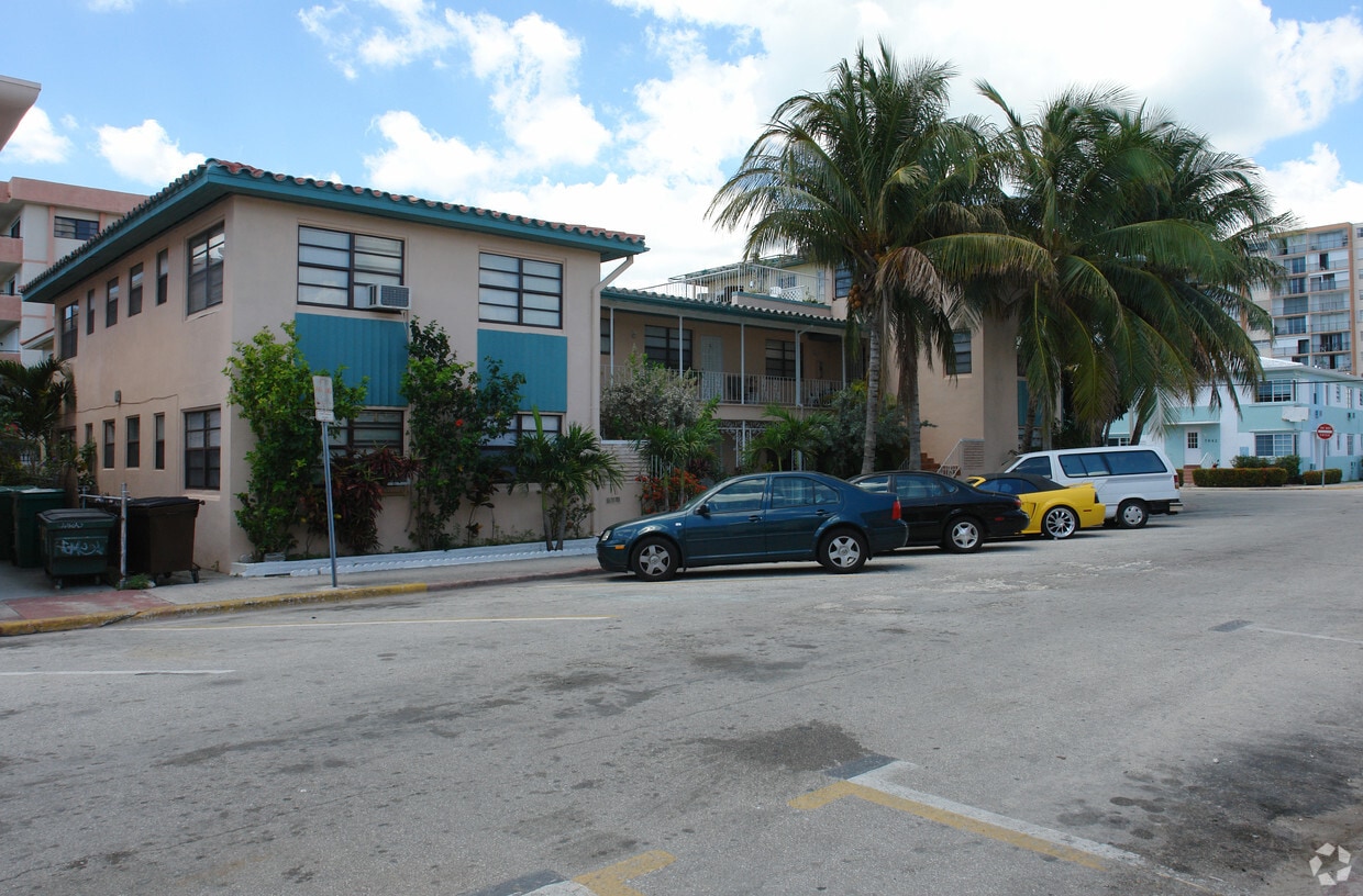 Building Photo - 7845 Abbott Ave