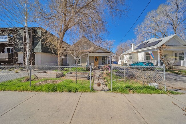 Building Photo - 712 S 900 E