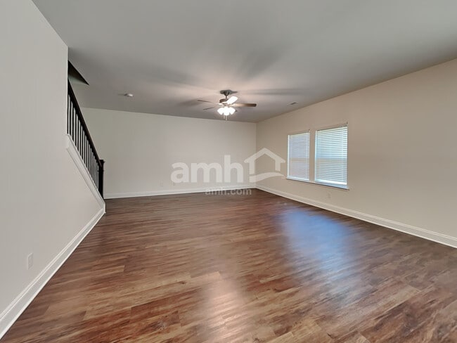 Foto del edificio - 5957 Hagar Vly Dr